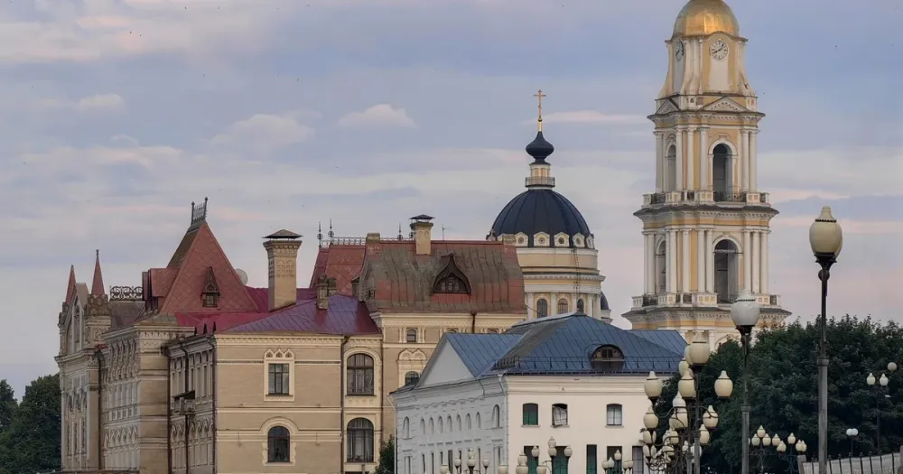 Перекресток улиц в Рыбинске, перекрытый для движения транспорта