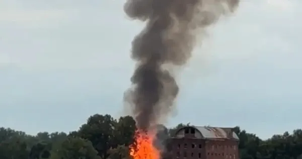 Пожар в деревянном доме купца Галкина на улице Смолякова в Ярославле